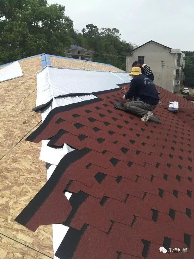 坡屋頂現(xiàn)澆完還要做防水、保溫才能掛瓦？難怪農(nóng)村包工頭都這么說